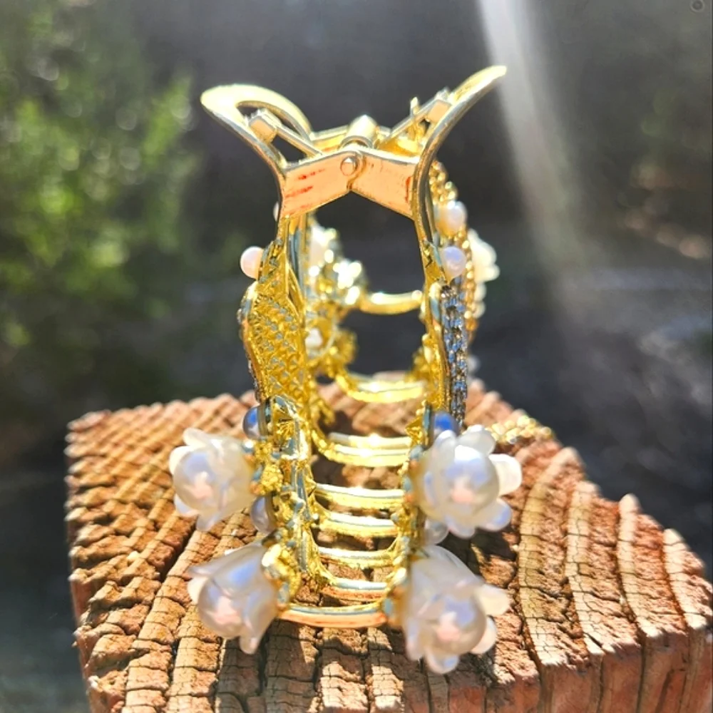 Gold Tone Rhinestone Butterfly & Pearlescent Flower Hair Claw